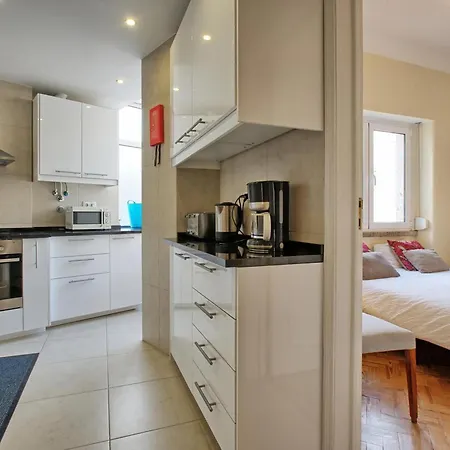 Almirante Floor - Lisbonbreaks * Lisbon