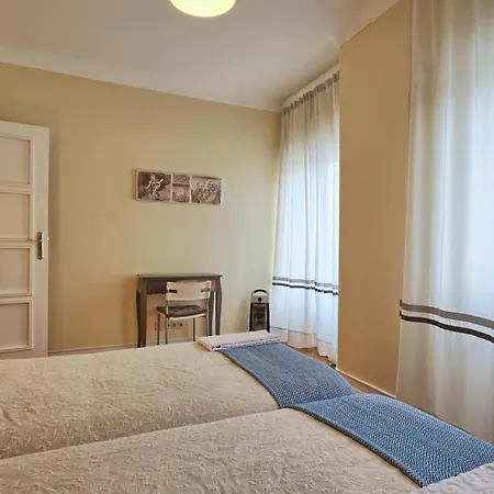 Almirante Floor - Lisbonbreaks Daire